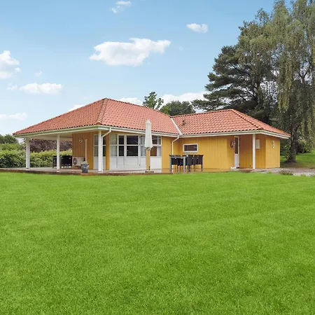 Сasa de vacaciones Hermosa Casa En Hejls Con Sauna
